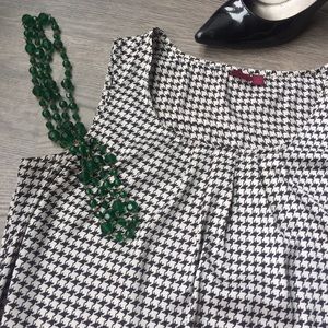 Black & white houndstooth pattern work tank